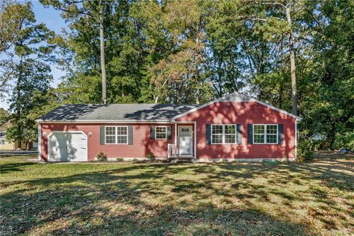 33371 Holly Ln, Wallops Island, VA, 23337-2240 | Card Image