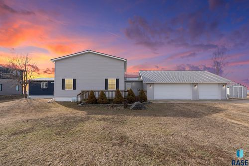 2041 Twin Lakes Rd, Lake Preston, SD, 57249-7700 | Card Image