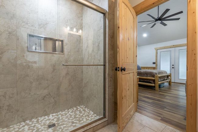 Full Bathroom | Image 43