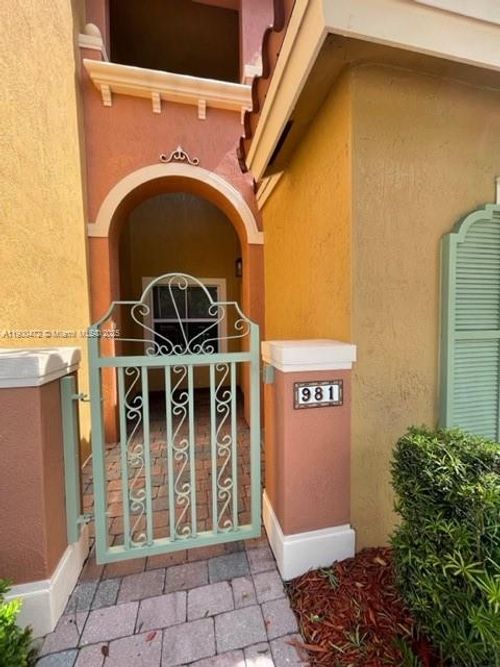 1402-981 Sw 143rd Ave, Pembroke Pines, FL, 33027-6156 | Card Image