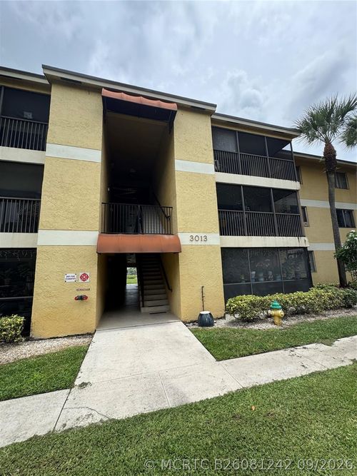 106-3013 N Oakland Forest Drive, Oakland Park, FL, 33309 | Card Image