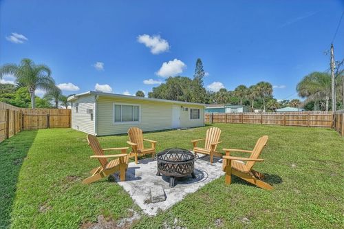 5204 Deanna Ln, Fort Pierce, FL, 34946-9108 | Card Image