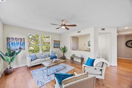 1547 Chandler St, Oakland, CA, 94603-3874 | Card Image