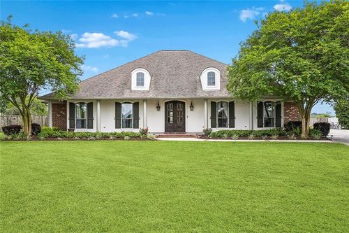 214 Poinsettia Dr, Belle Chasse, LA, 70037-1643 | Card Image