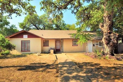 911 Duncan Ln, Austin, TX, 78705-2605 | Card Image