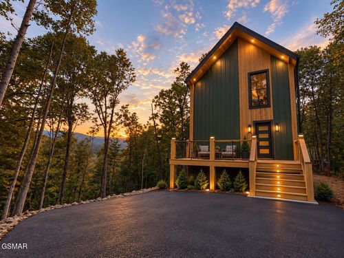 4170 Mountain Rest Way, Sevierville, TN, 37876-6788 | Card Image