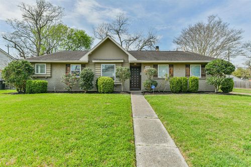 10902 Braewick Dr, Houston, TX, 77096-5815 | Card Image