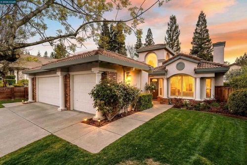 313 Deepcreek Ct, Danville, CA, 94506-1209 | Card Image