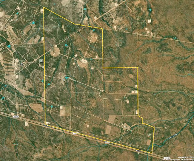 9239 Fm 133, Home with 7 bedrooms, 7 bathrooms and null parking in Cotulla TX | Image 119