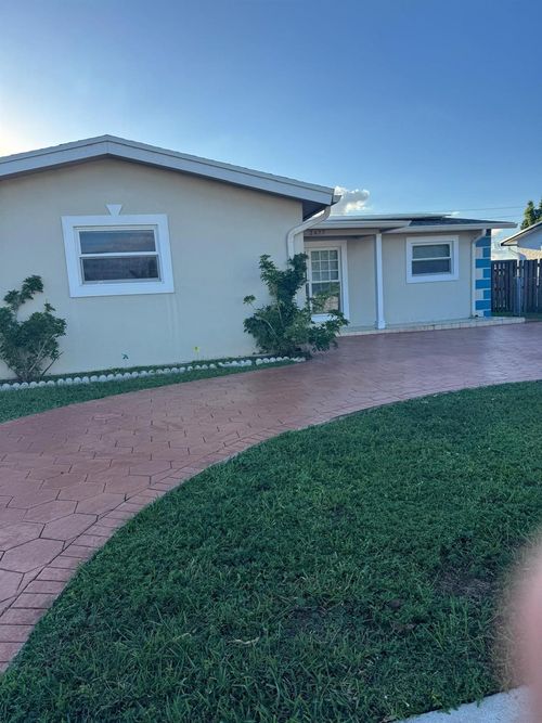 2477 Nw 84th Way, Sunrise, FL, 33322-3335 | Card Image