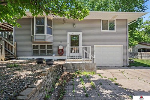 4841 Goldenrod Ln, Lincoln, NE, 68512-1323 | Card Image