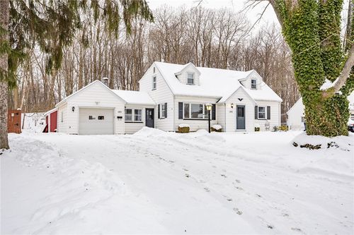 105 Chestnut Dr, Rochester, NY, 14624-4023 | Card Image