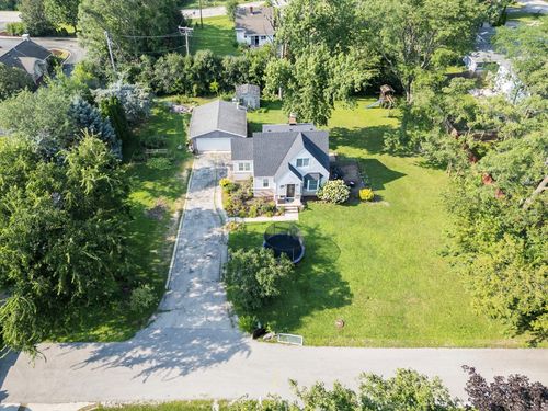 313 83rd St, Willowbrook, IL, 60527-7093 | Card Image