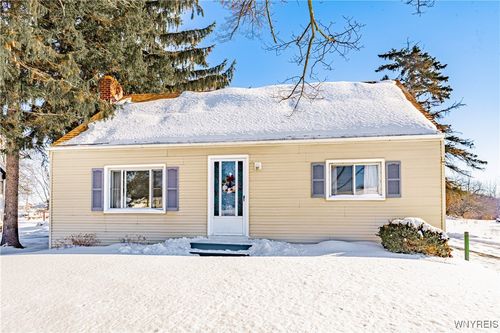 6107 Shawnee Rd, Sanborn, NY, 14132-9221 | Card Image