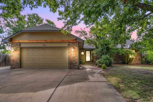 1928 S Capri Cir, Wichita, KS, 67207-5172 | Card Image