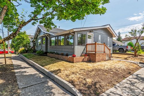 601 Columbia St, Kelso, WA, 98626-4307 | Card Image