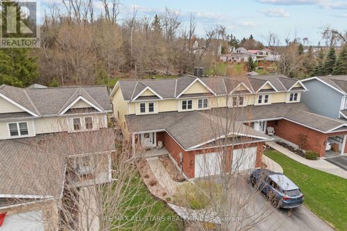 22 Deane Street, Kawartha Lakes (Fenelon Falls), ON, K0M1N0 | Card Image