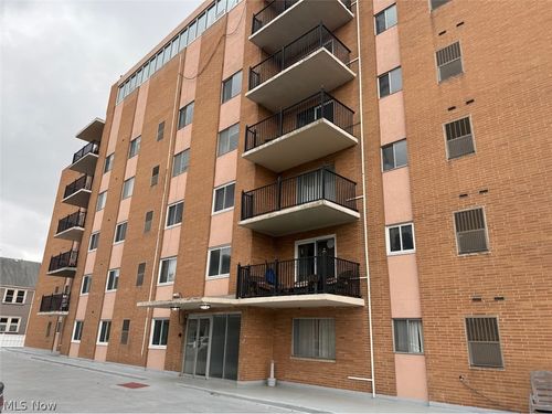 301-12029 Clifton Boulevard, Lakewood, OH, 44107 | Card Image