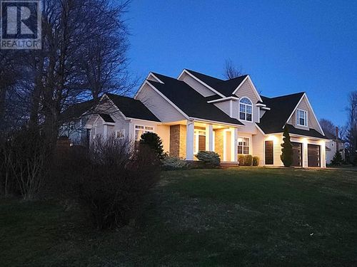 2 Sheffield Cres, Charlottetown, PE, C1E2G8 | Card Image