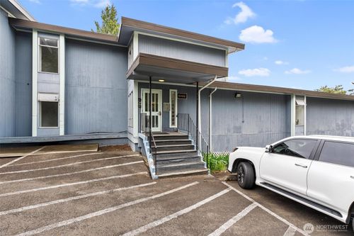 s301-10459 Des Moines Memorial Dr S, Seattle, WA, 98168-5614 | Card Image