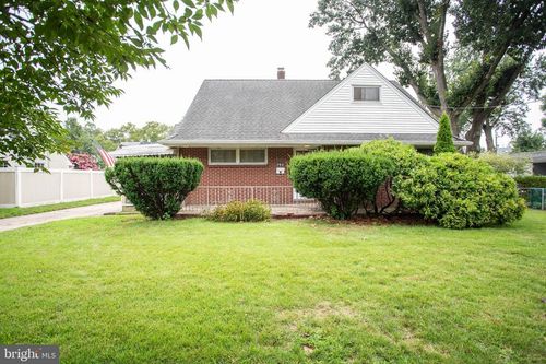 702 Cedar St, RIVERTON, NJ, 08077-1711 | Card Image
