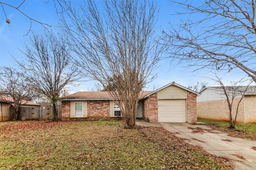 3817 Longmeadow Way, Fort Worth, TX, 76133-7644 | Card Image