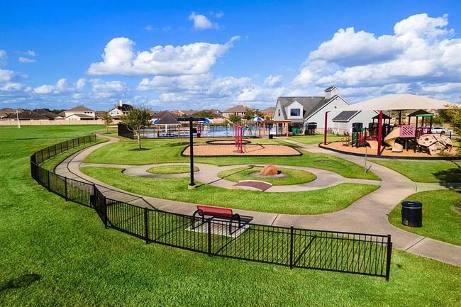 10518 Sutter Creek Dr, House other with 3 bedrooms, 2 bathrooms and 2 parking in Iowa Colony TX | Image 16