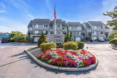 17 - 5 Island View Way, Condo with 3 bedrooms, 2 bathrooms and null parking in Sea Bright NJ | Image 1