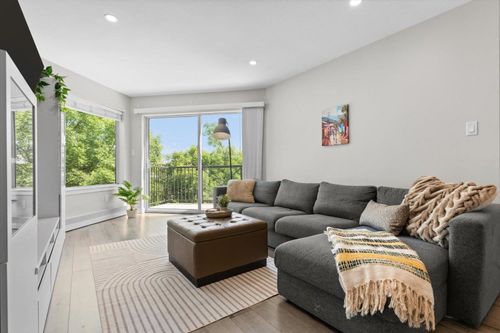 306-32725 George Ferguson Way, Abbotsford, BC, V2T5M5 | Card Image