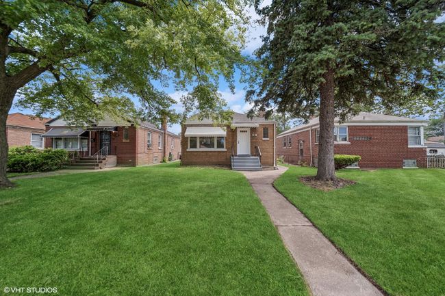 517 W 127 Th Street, House other with 2 bedrooms, 2 bathrooms and 1 parking in Chicago IL | Image 2