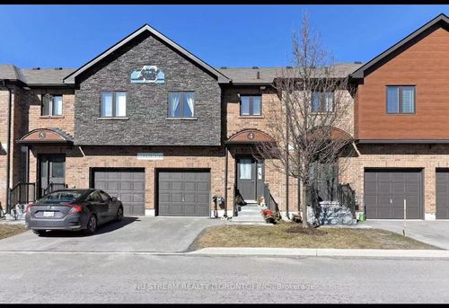 4-43 Madelaine Dr, Barrie, ON, L9J0G8 | Card Image