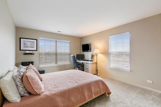 2618 - 2618 Maple Cir, Condo with 2 bedrooms, 2 bathrooms and 4 parking in West Dundee IL | Image 15