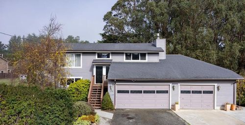 1077 Pearl Ave, Moss Beach, CA, 94038-9787 | Card Image