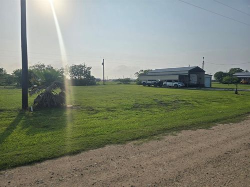 264 Haddock Dr, Palacios, TX, 77465-2172 | Card Image