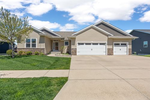 260 Battle Creek Dr, Marion, IA, 52302-5960 | Card Image