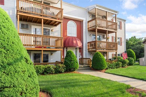 303-555 Diamond Hill Rd, Woonsocket, RI, 02895-1484 | Card Image