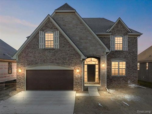 42435 Magnolia Dr, Sterling Heights, MI, 48314-4241 | Card Image