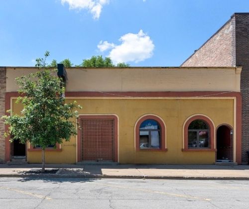 119 W Washington St, Momence, IL, 60954-1519 | Card Image