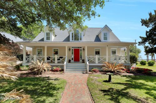 611 Moores Landing Rd, Hampstead, NC, 28443-8616 | Card Image