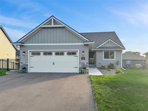 1347 Saint Andrews Dr, Altoona, WI, 54720-2909 | Card Image