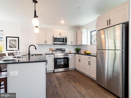211-6808 Ridge Ave, PHILADELPHIA, PA, 19128-2445 | Card Image