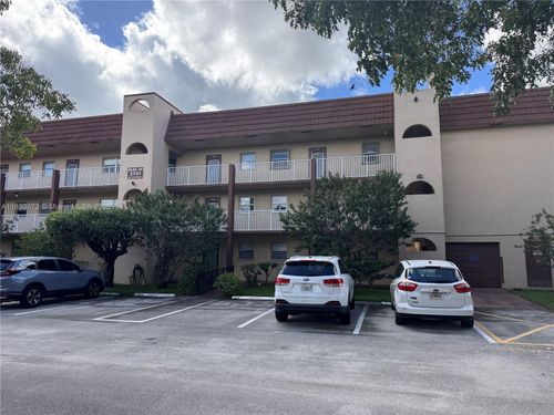 apt-106-2741 N Pine Island Rd, Sunrise, FL, 33322-2209 | Card Image