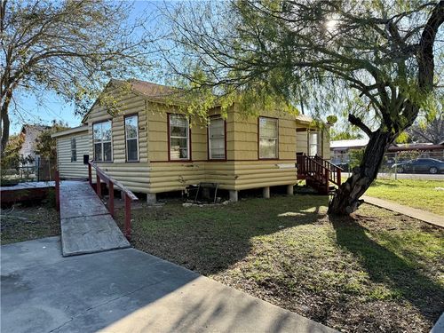 1633 Marguerite St, Corpus Christi, TX, 78401-3143 | Card Image