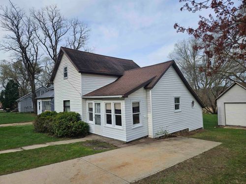 617 Center St, WONEWOC, WI, 53968-9327 | Card Image