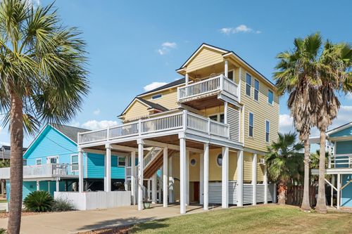 206 China Clipper Dr, Freeport, TX, 77541-9455 | Card Image