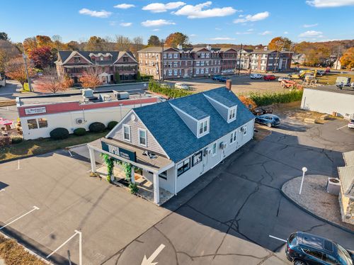 725 Boston Post Rd, Old Saybrook, CT, 06475-2125 | Card Image