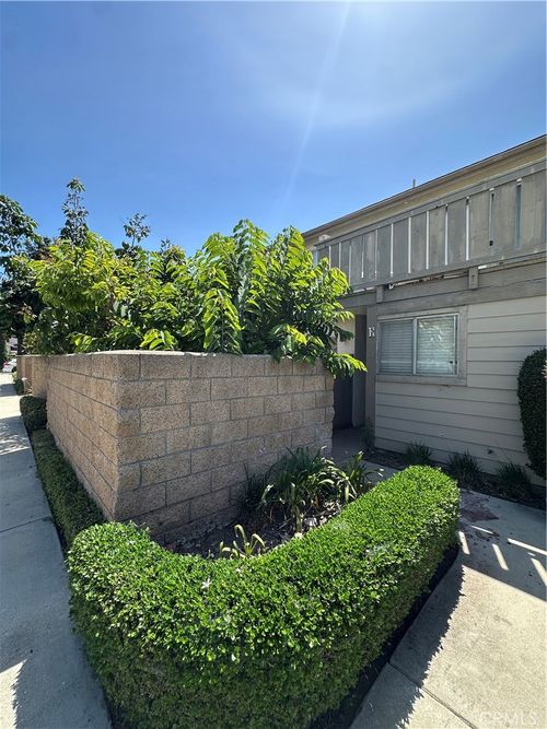 e-5130 W 1st St, Santa Ana, CA, 92703-3057 | Card Image