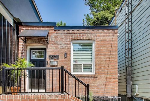 1071 Craven Rd, Toronto, ON, M4J4V7 | Card Image