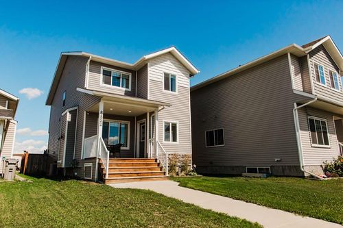 8852 96 Ave, Grande Prairie, AB, T8X0N2 | Card Image