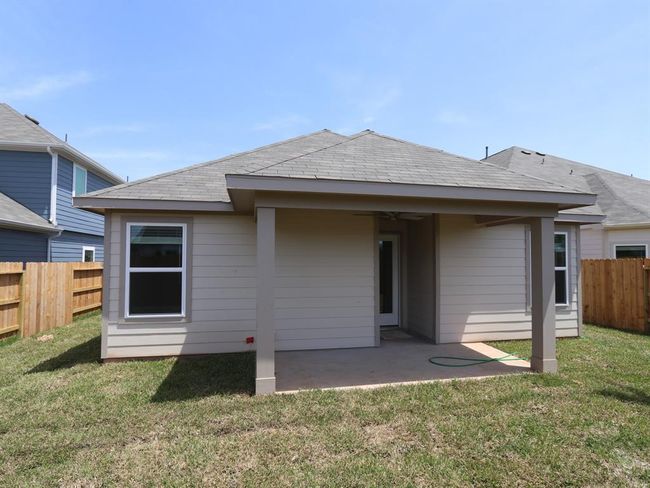 31911 Splendor Dr, House other with 4 bedrooms, 2 bathrooms and 2 parking in Fulshear TX | Image 5